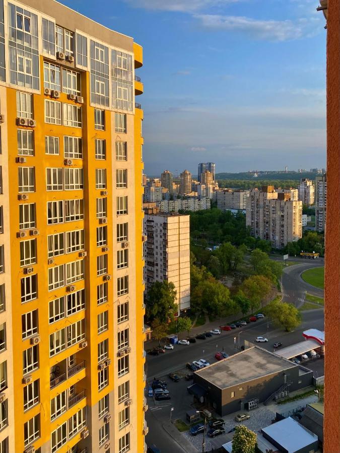 Затишна І Тепла Квартира, Метро Лівобережна, Мвц, Інститут Серця Kiev Luaran gambar
